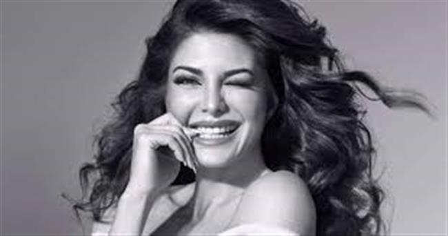 Jacqueline shares picture of being back on film set Jacqueline shares picture of being back on film set